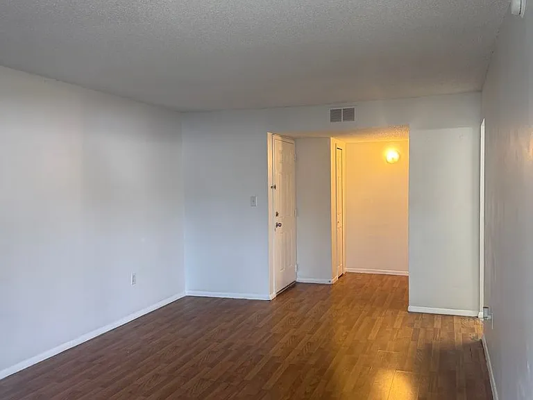 861 Sky Lake Cir #C — Photo 6