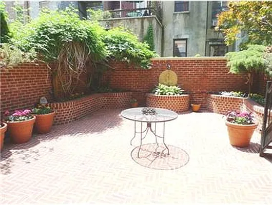 Rented by Douglas Elliman | media 21