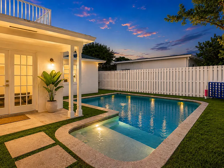 240 Santa Lucia Dr — Photo 20