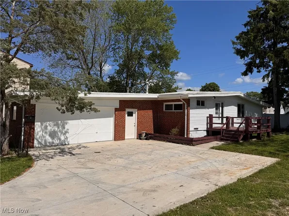 30060 Robert St, Wickliffe, OH 44092