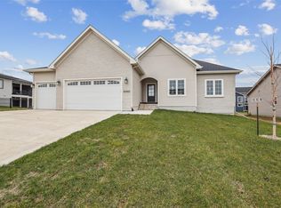 17865 Valleyview Dr, Clive, IA 50325