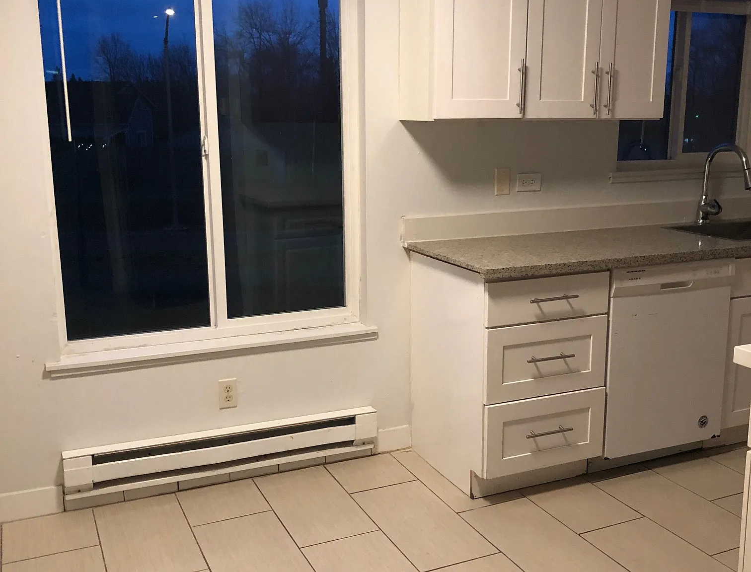 2 bed, 850 sqft, $1,600 — Photo 2