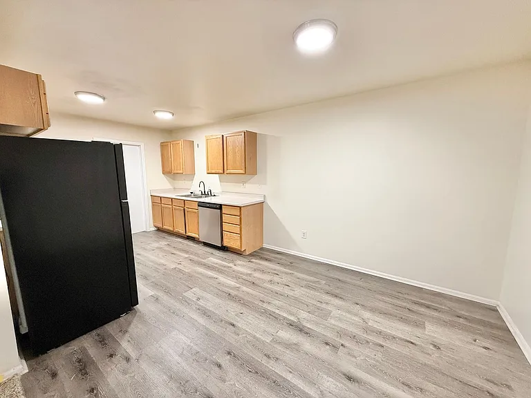 636 E Clarion Dr #B — Photo 7