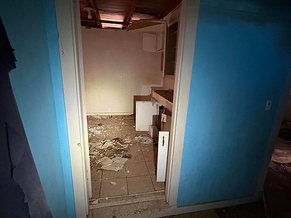 5th image of 424 E 38th St
