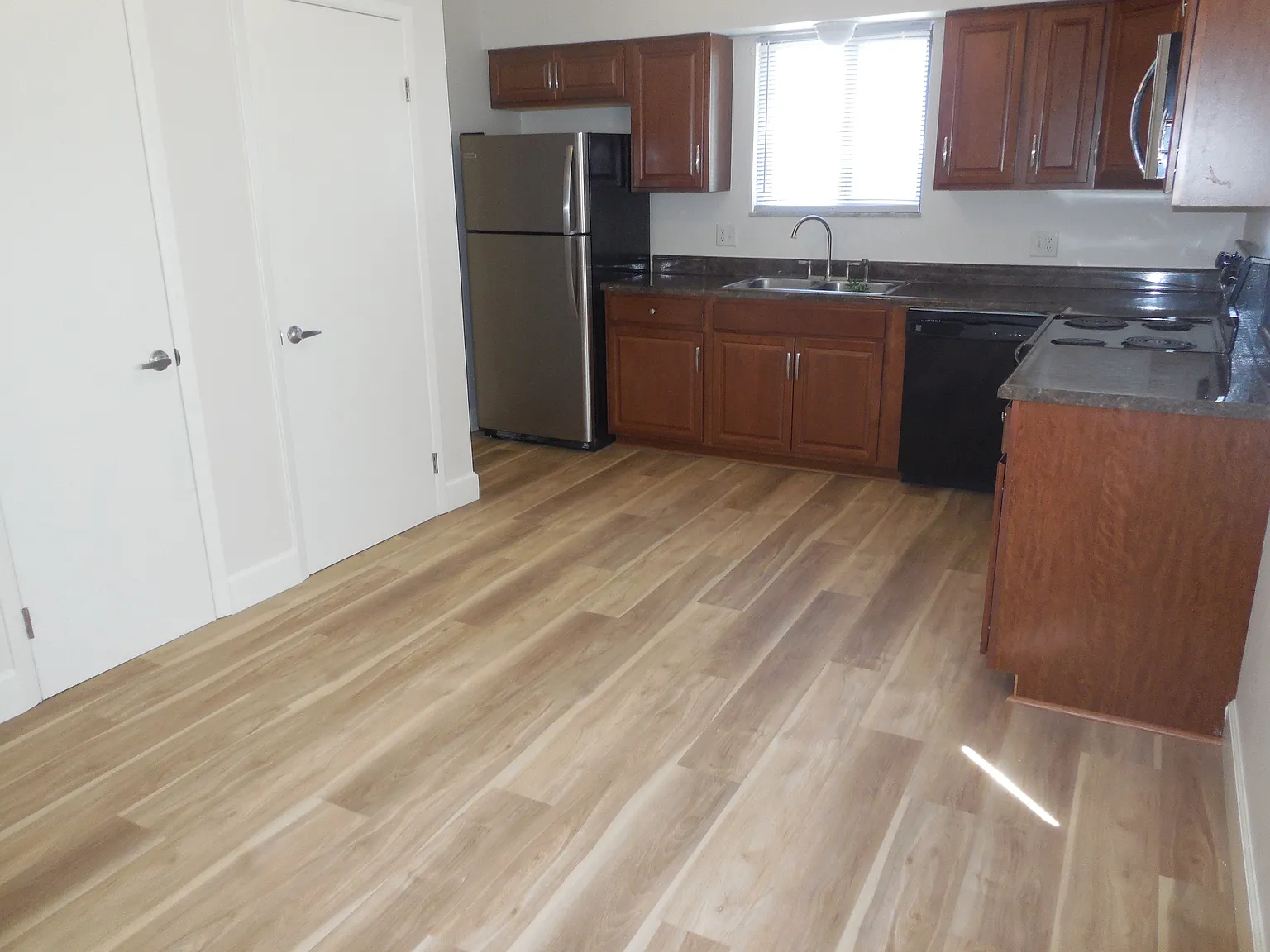55 W Hudson Street — Photo 2