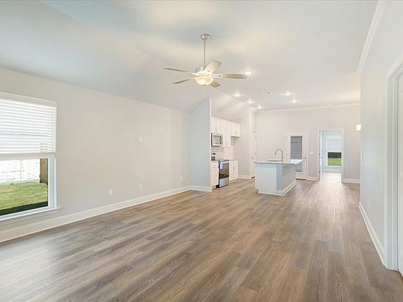 4th image of 2111 Wyldewood Way