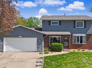 2604 E 34th Street Ct, Davenport, IA 52807