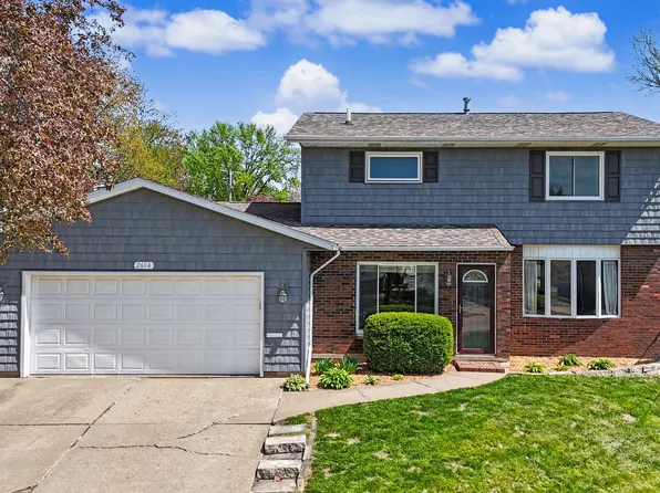 2604 E 34th Street Ct, Davenport, IA 52807