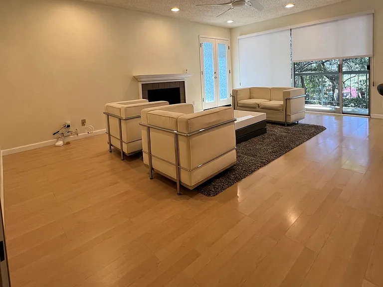2700 Le Conte Ave #204 — Photo 3