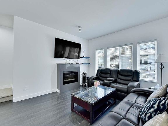 4th image of 13864 Hyland Rd #10