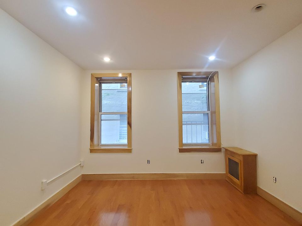 2nd image of 2002 Davidson Ave #2C