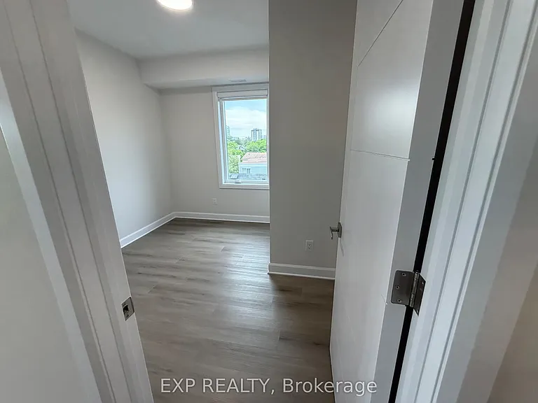 258 Montfort St — Photo 13
