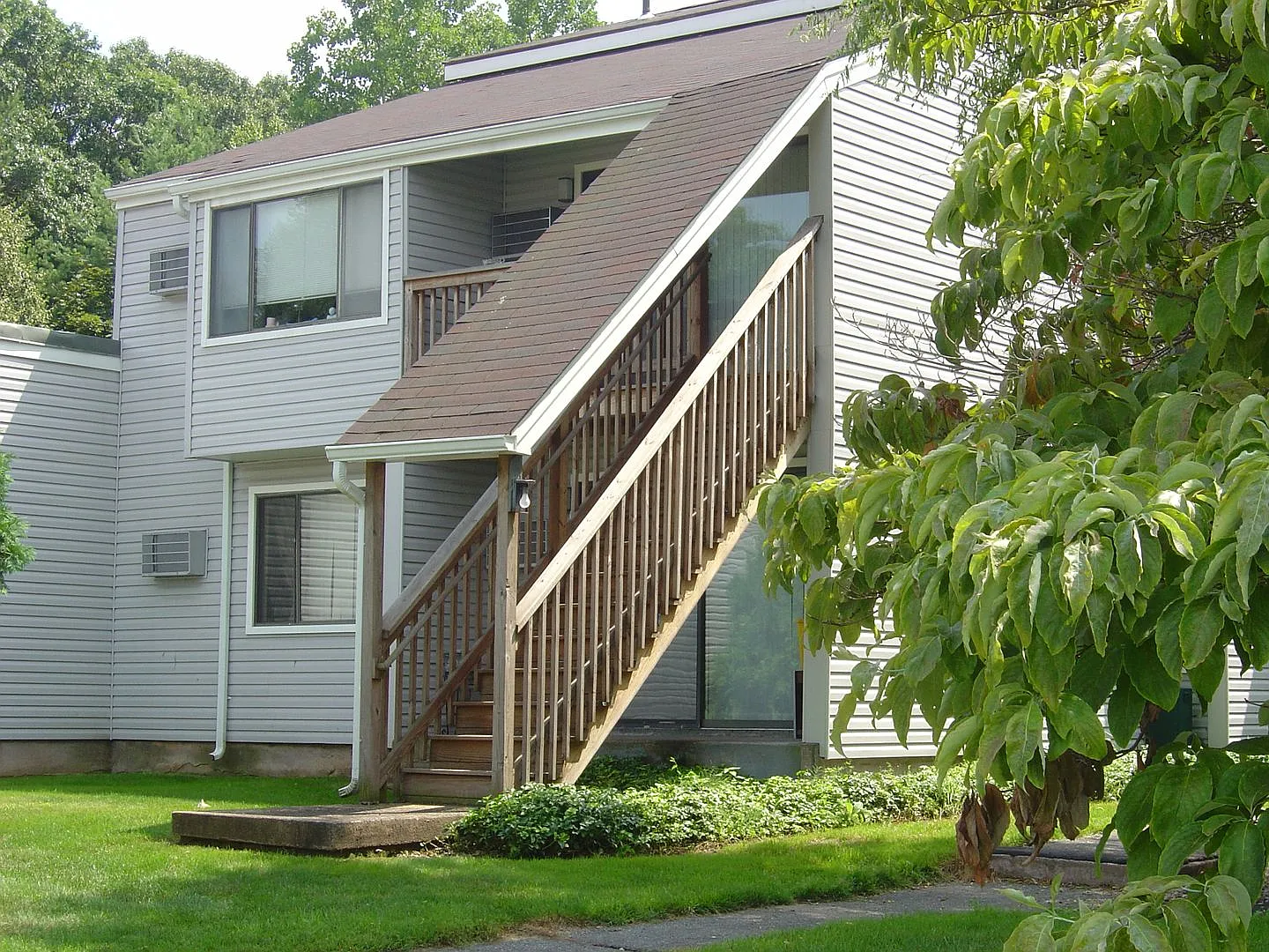 Woodmere Place — Photo 1