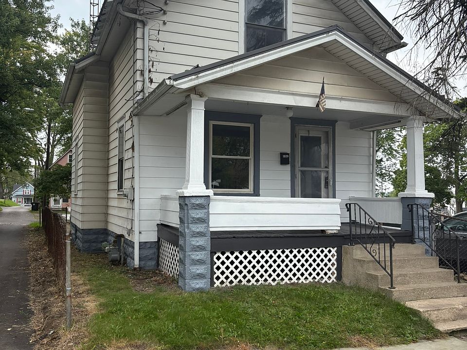 1st image of 1920 3rd St SE