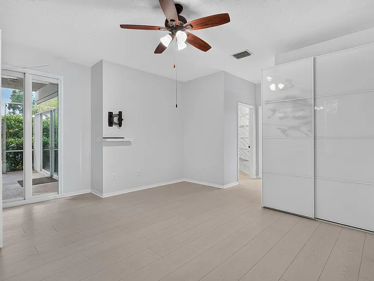 7087 NW 78th Pl — Photo 22
