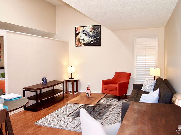 2nd image of 1594 Fairway Cir