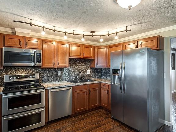 5th image of 7444 Cedar Knolls Dr