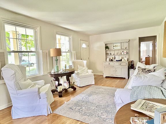 3rd image of 4807 Arden Dr
