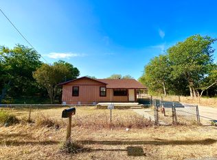 1206 E Chavaneaux Rd, San Antonio, TX 78221