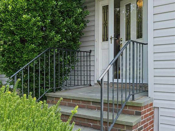 4th image of 35 Sherman Street