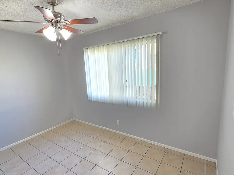 13955 Oxnard St — Photo 9