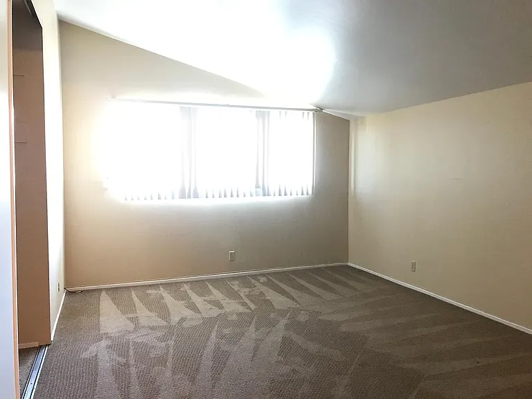 The Lewis — Photo 7