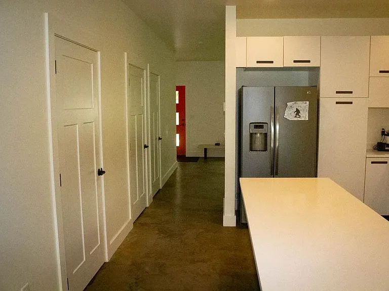 825 N 6th St W — Photo 16