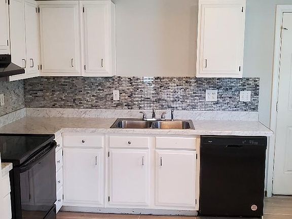 2nd image of 2804 Donley St