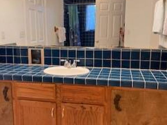 Big Vanity With Lights & Huge Mirror.