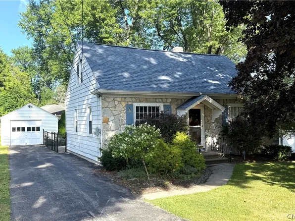 3 Marks Pl, New Hartford, NY 13413