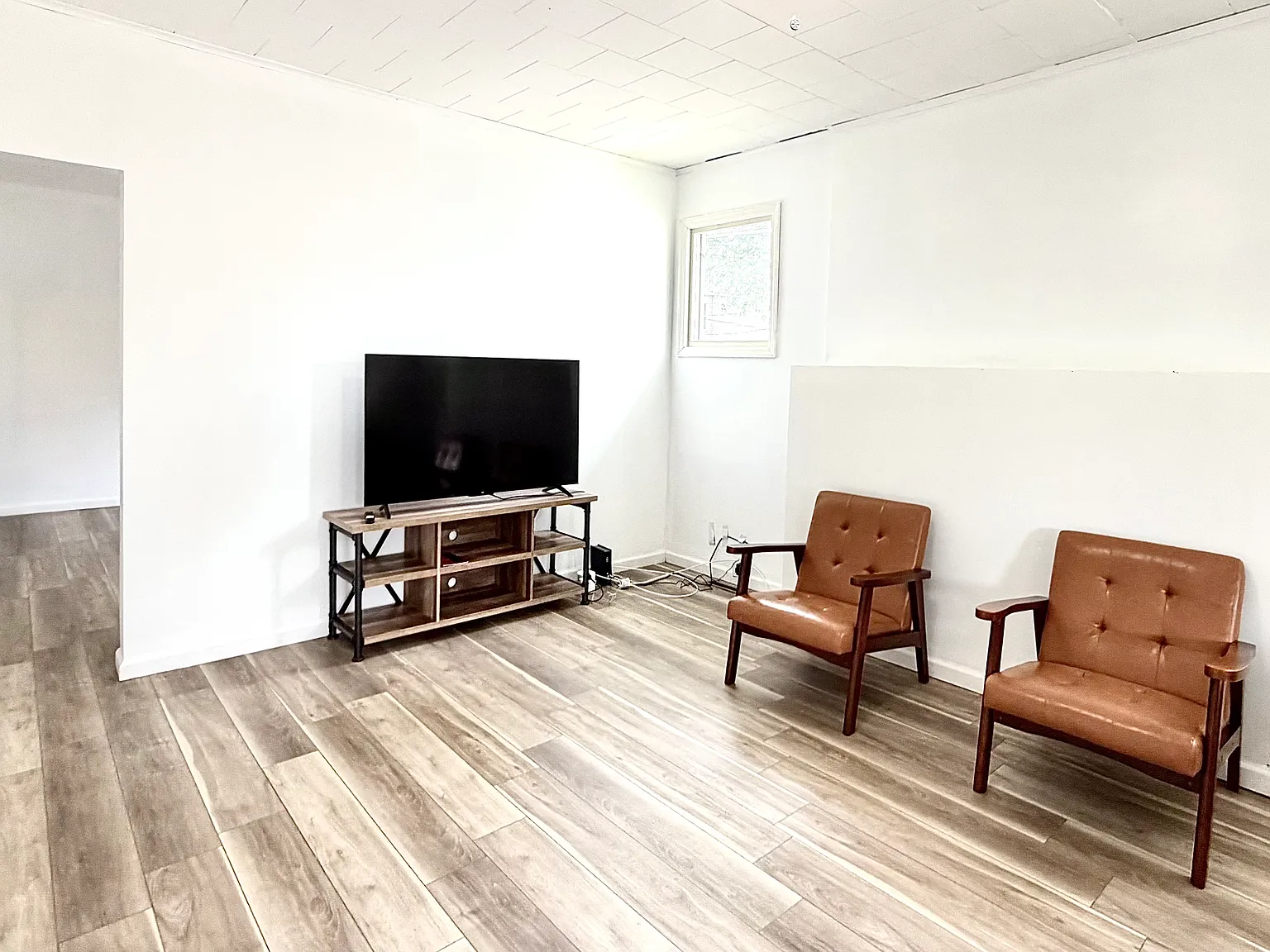4 bed, 1922 sqft, $2,200 — Photo 3