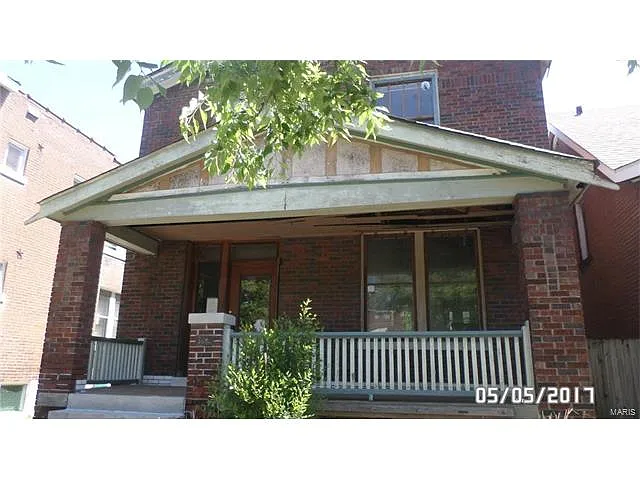3646 S Compton Ave photo 1