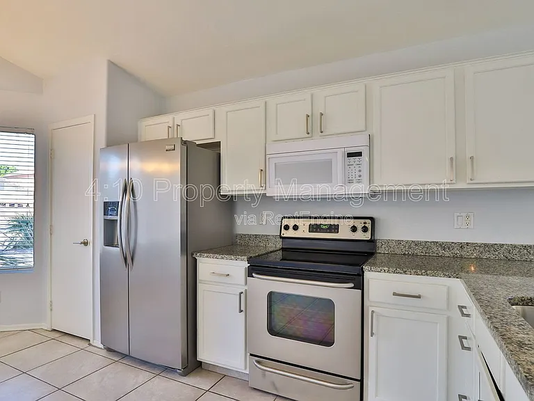 15606 N 33rd Pl — Photo 8