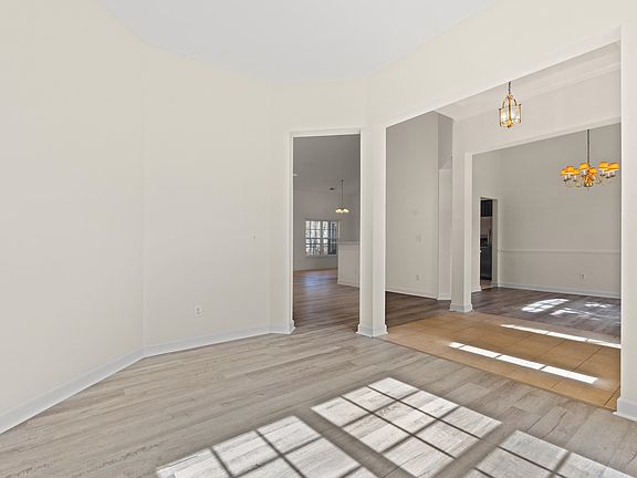 5th image of 4502 Firethorne Dr.