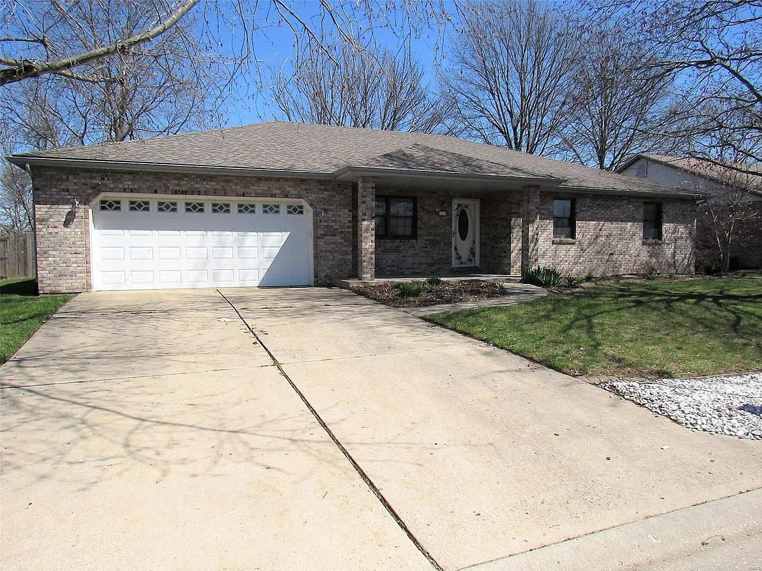 713 Deerfield Dr photo 1