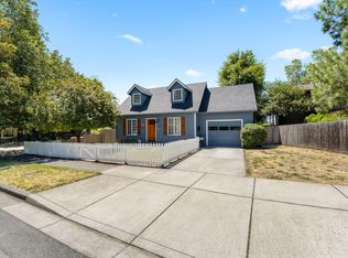 533 NW D St, Grants Pass, OR 97526