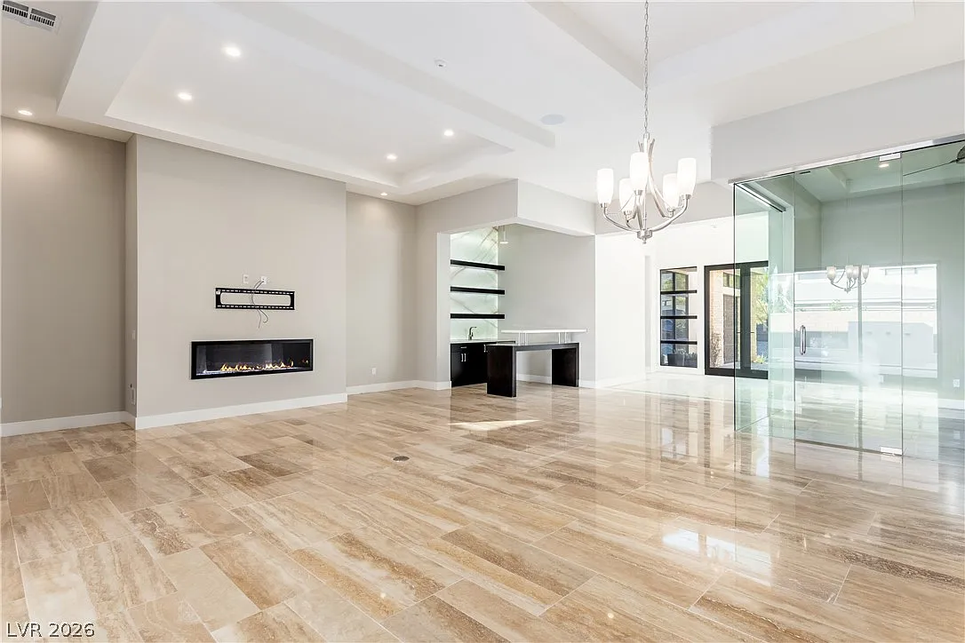 3 bed, 3.5 bath, 3797 sqft, $9,500 — Photo 4