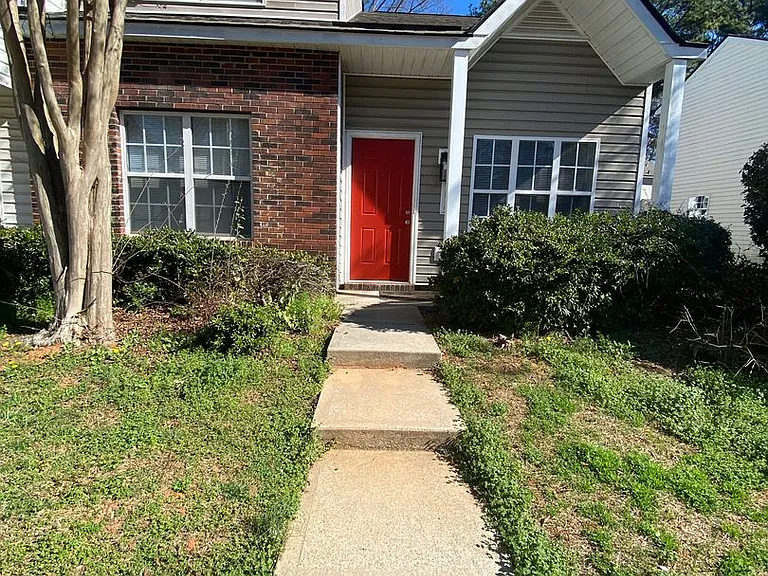 7819 Petrea Ln — Photo 2