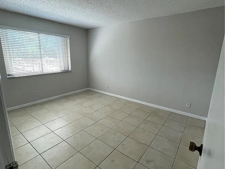 197 Lakeview Dr #202 — Photo 18