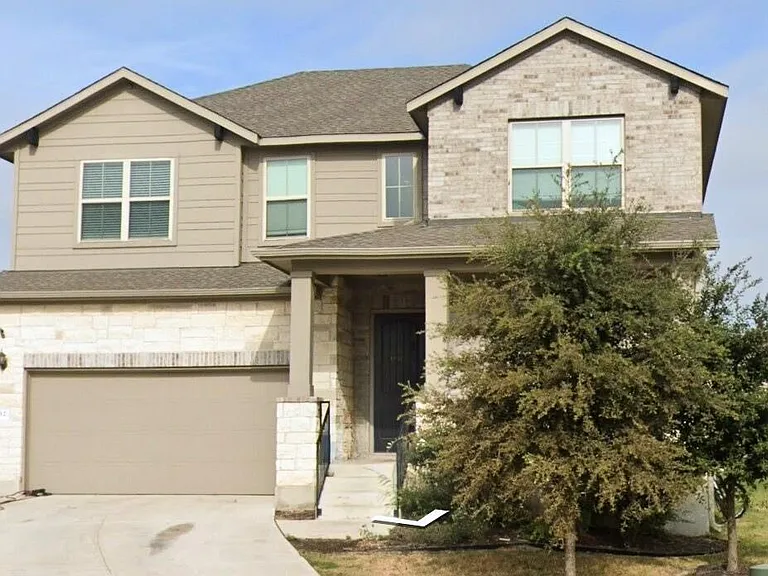 132 Greenock Cv — Photo 1