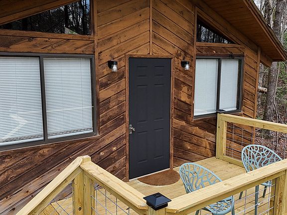 3rd image of 82 Twilight Dell Rd