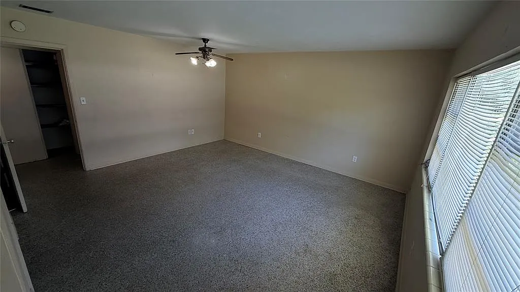 2 bed, 1.0 bath, 949 sqft, $1,350 — Photo 3