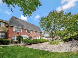 155 Parkside Dr, Suffern, NY 10901