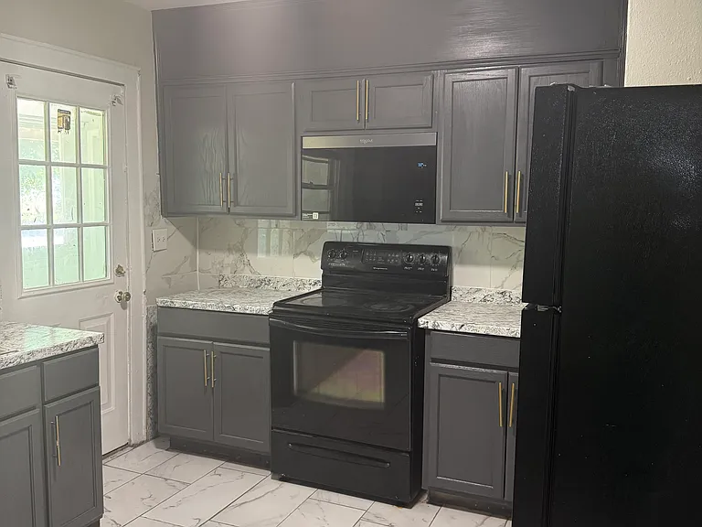 117 Duke Ave — Photo 6