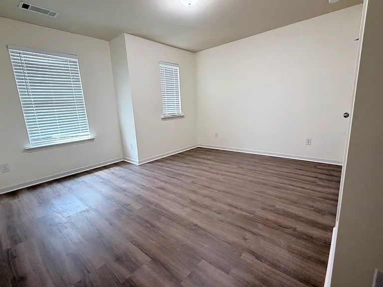 206 Highland Village Ln — Photo 12