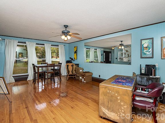 4th image of 1239 Christopher Cir