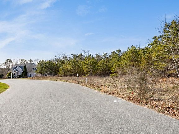 4th image of 4 Harbor Light Rd