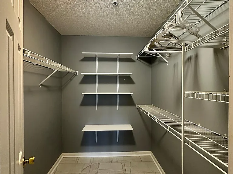 906 Litchfield Way #C — Photo 22