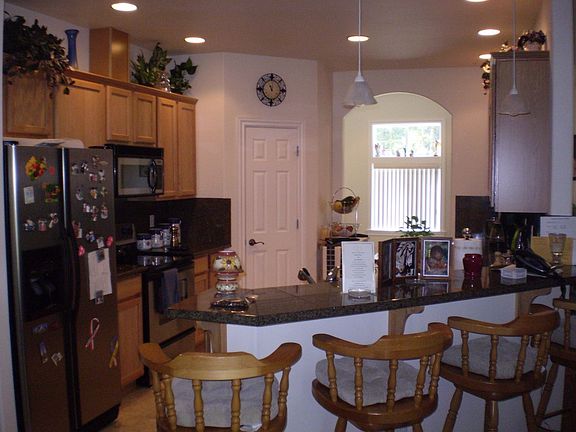 Kitchen w/stainless steele & granite