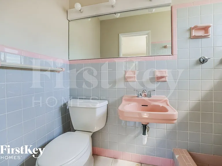 4810 NE 8th Ave — Photo 12